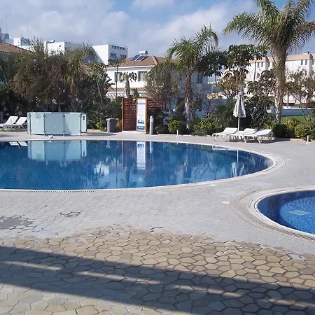 Bowker Protaras