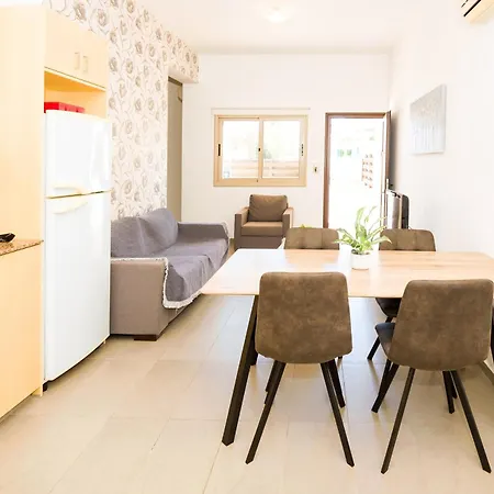 Bowker Apartment *